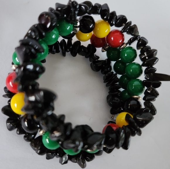 Hand Crafted Wrap Bracelet Juneteenth Black Red Yellow Green Med Memory Wire - Picture 1 of 11